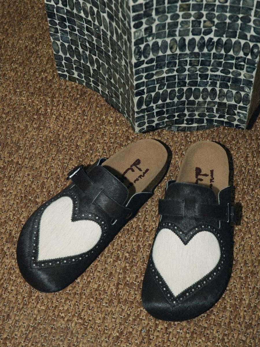 CONPShoesHeart Closed-Toe Slides_Black